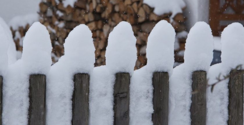 protect fence from winter weather